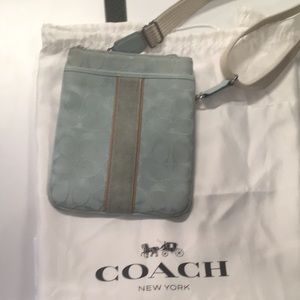Coach. Signature Messenger Bag Crossbody Vintage
